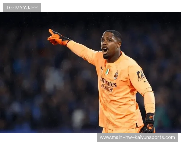 迈尼昂侧扑挡出博洛尼亚前锋禁区内的低射